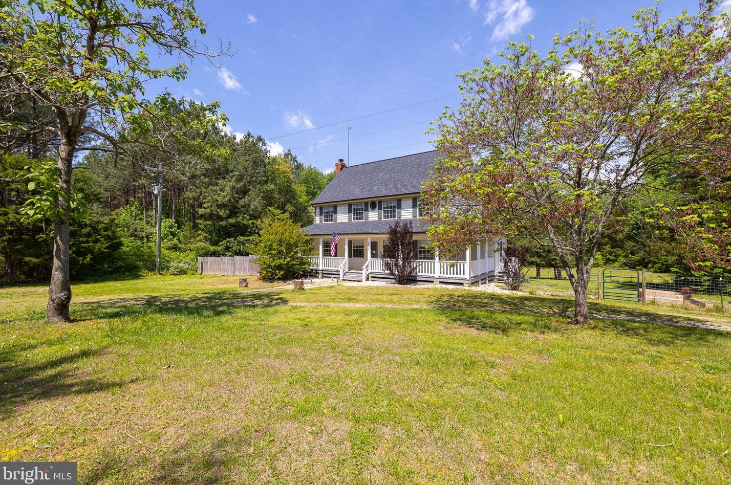 2024 Mount Olive Rd, Beaverdam VA  23015-9519 exterior