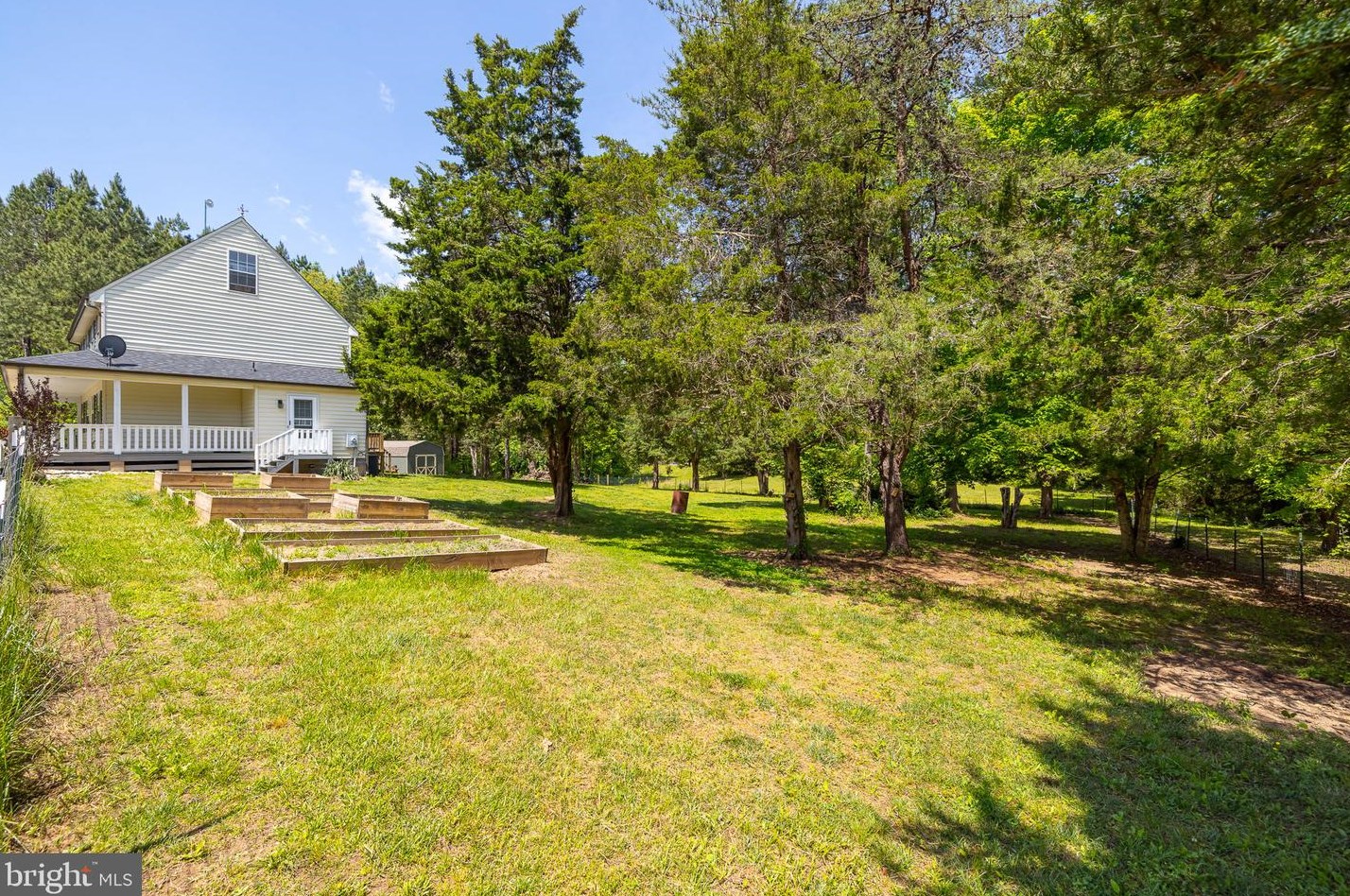 2024 Mount Olive Rd, Beaverdam VA  23015-9519 exterior