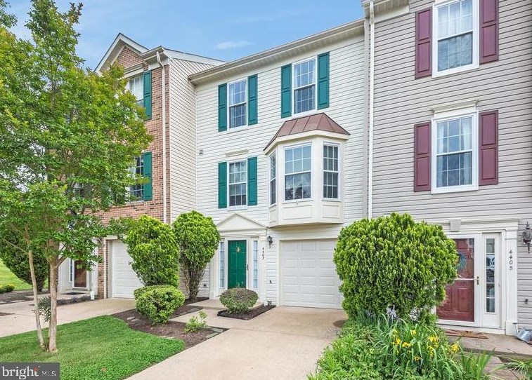 4403 Whisper Hill Ct, Fredericksburg, VA 22408