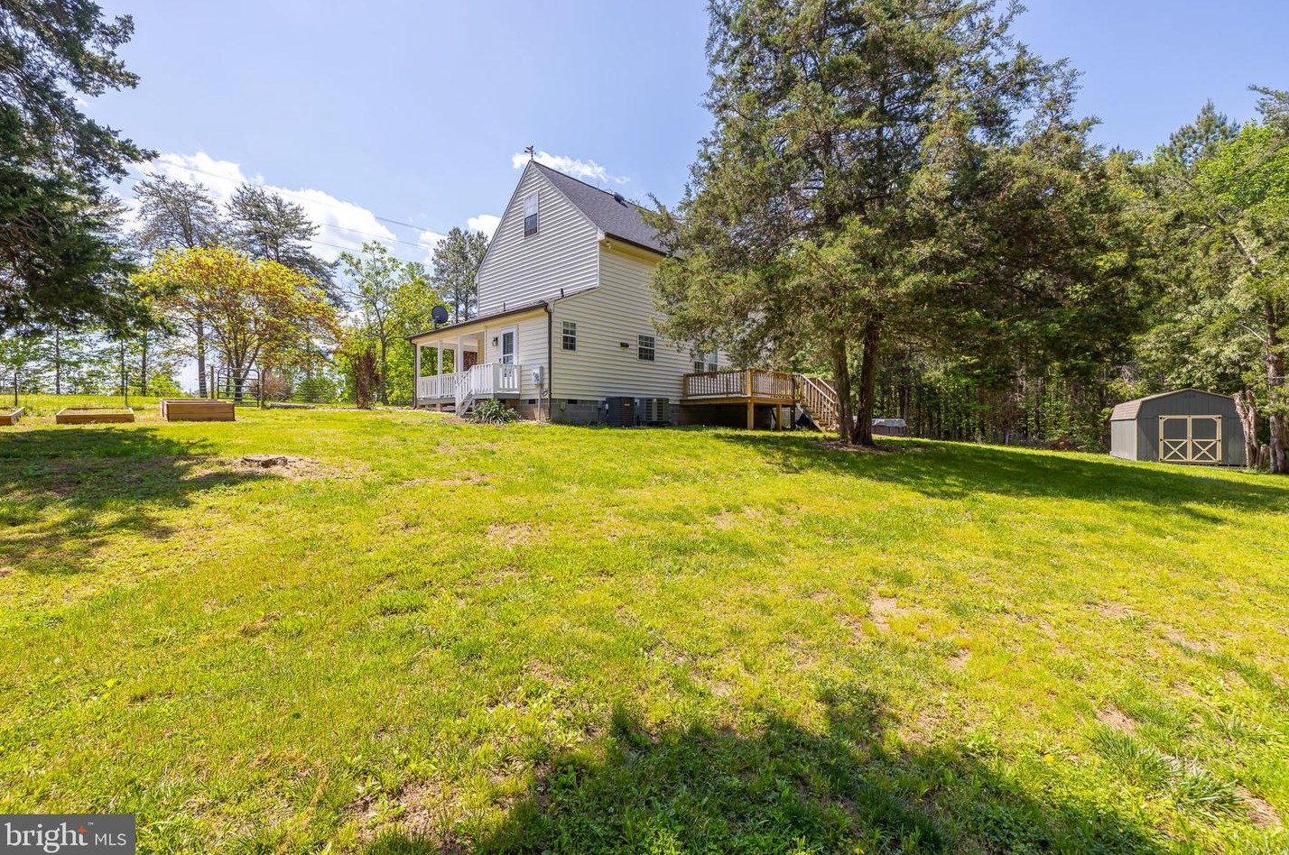 2024 Mount Olive Rd, Beaverdam VA  23015-9519 exterior