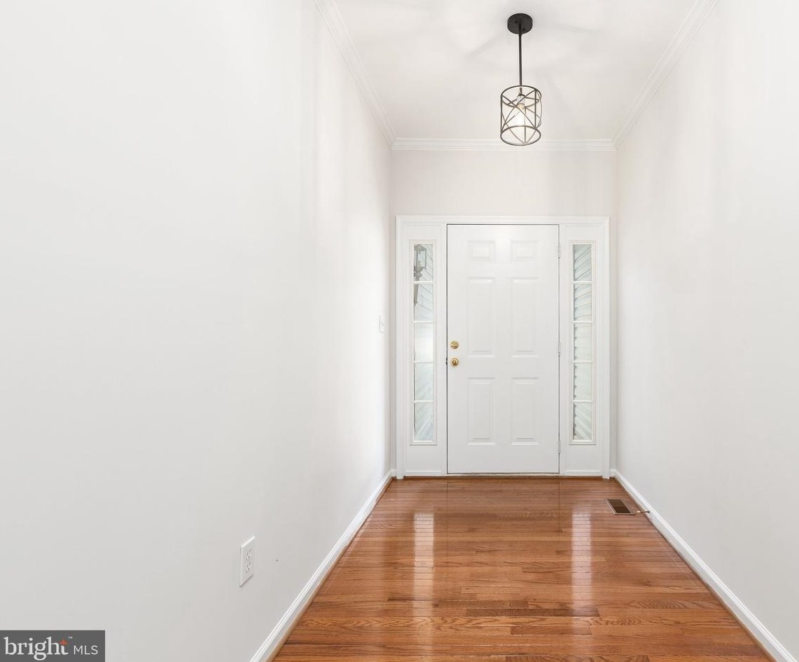 10602 Watford Ln, Fredericksburg, VA 22408