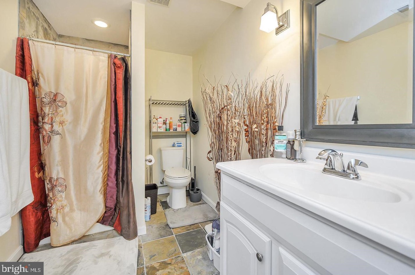 10809 Hamiltons Crossing Dr, Fredericksburg, VA 22408