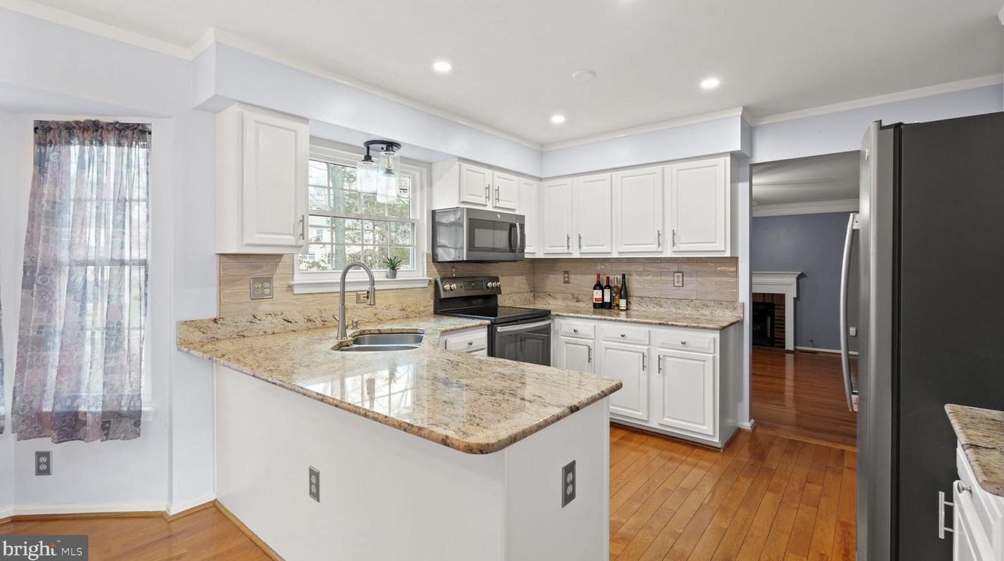 5904 Cambridge Dr, Fredericksburg VA  22407-1270 exterior