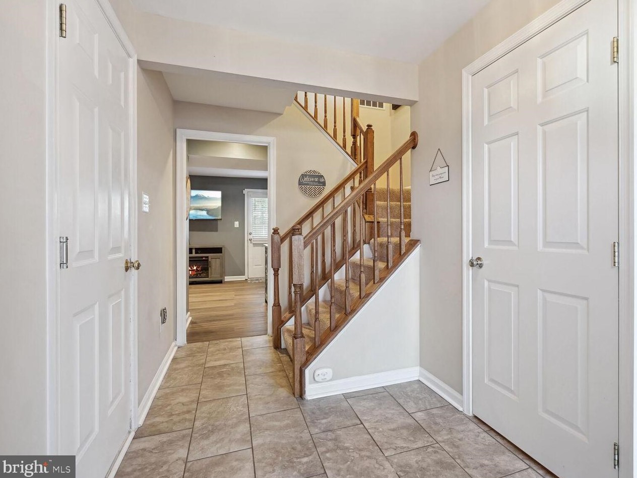 9905 Grass Market Ct, Fredericksburg, VA 22408-9210