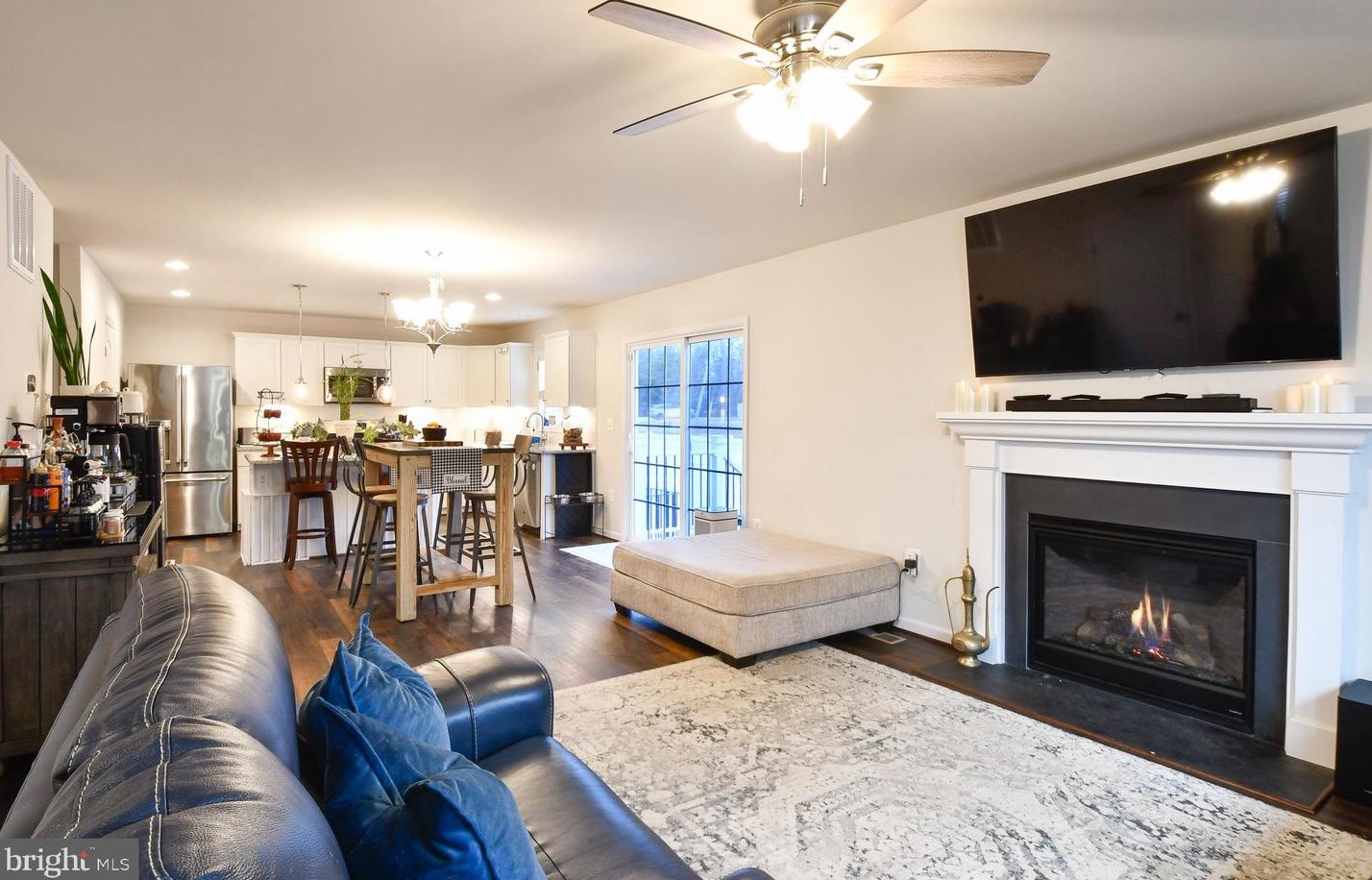 9527 Hillcrest Dr, Fredericksburg VA  22407 exterior