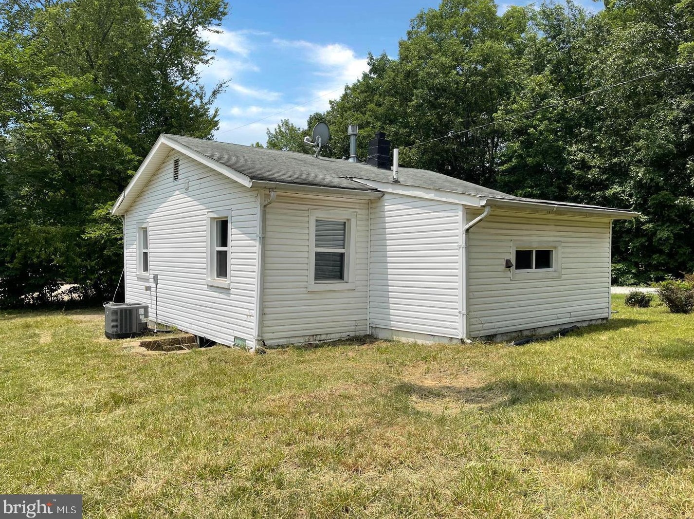 9003 Smiths Bend Rd, Fredericksburg, VA 22407