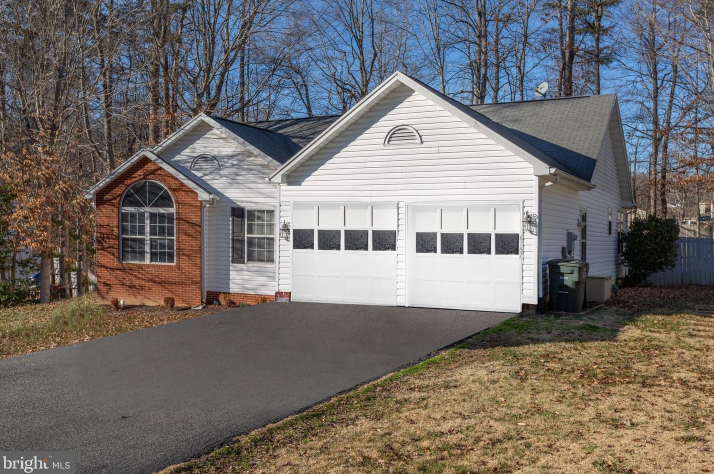 6107 Loriella Park Dr, Fredericksburg, VA 22407