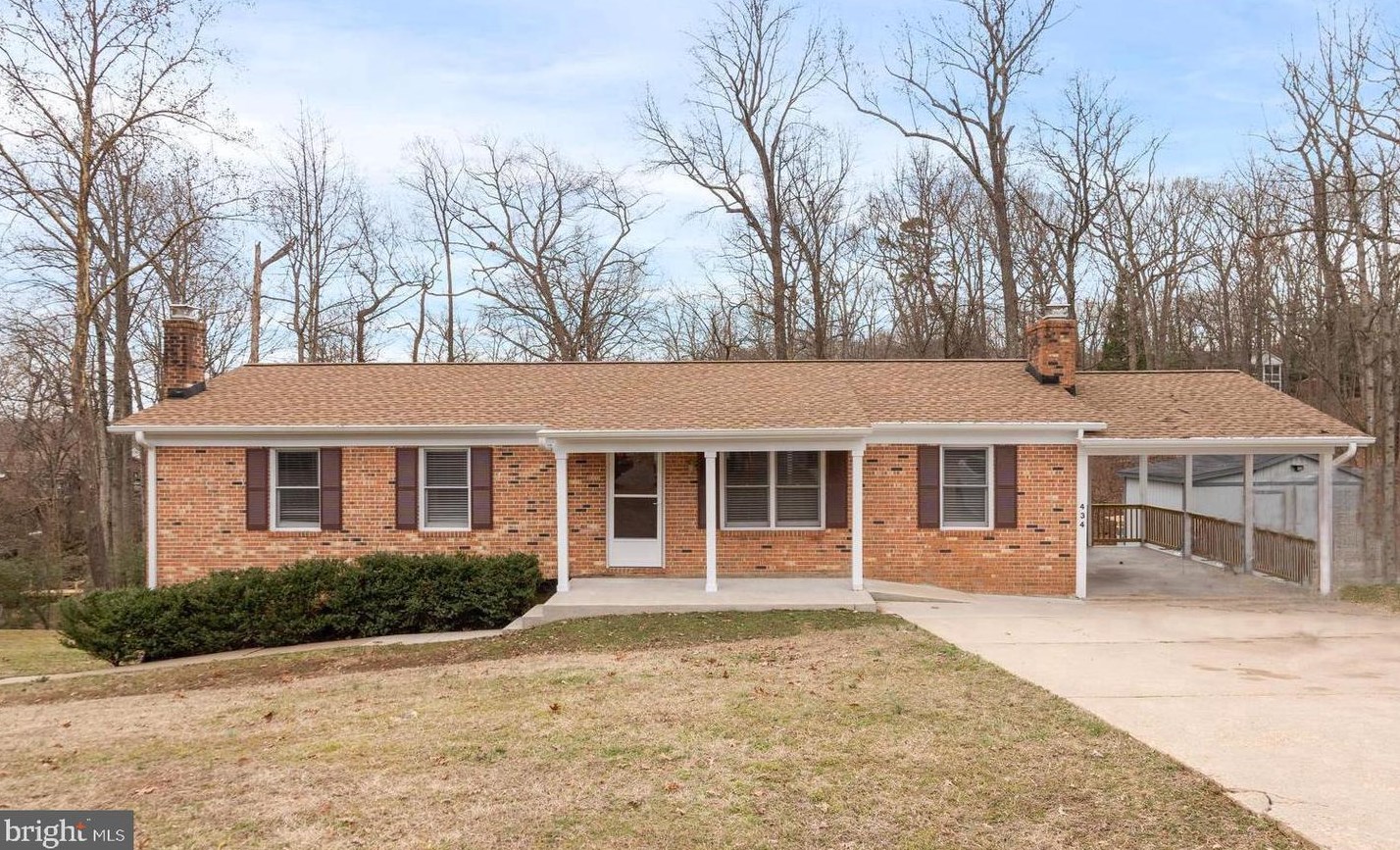 434 Butternut Dr, Fredericksburg VA  22408-1515 exterior