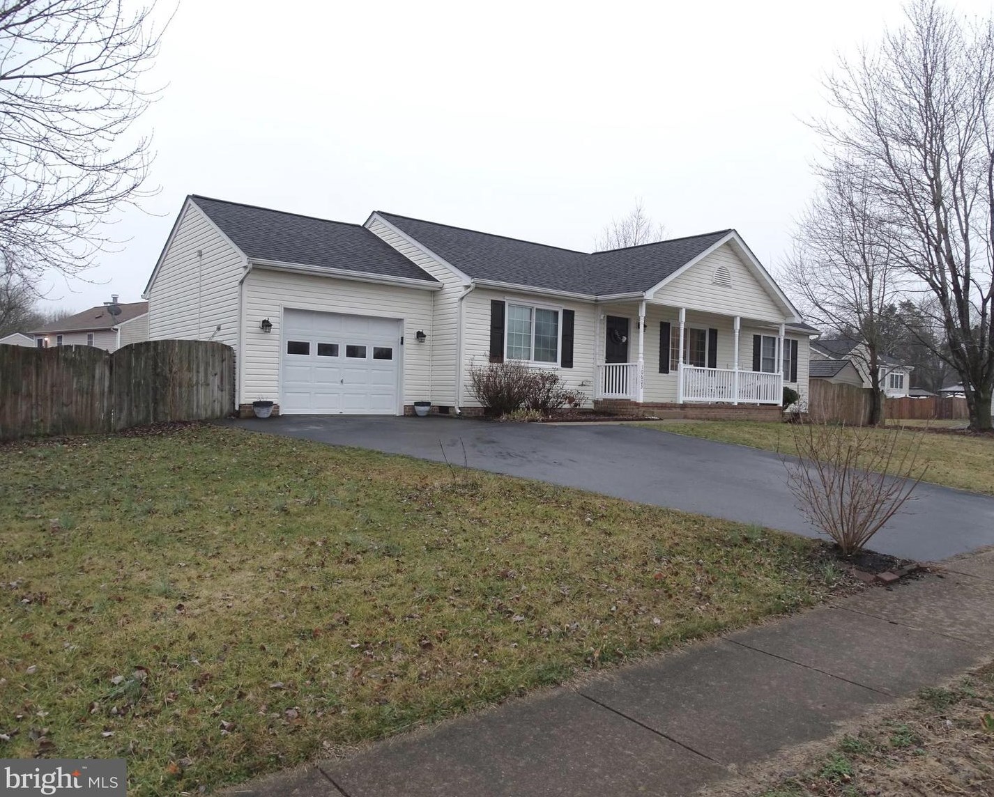 10603 Hamiltons Crossing Dr, Fredericksburg VA  22408-2091 exterior