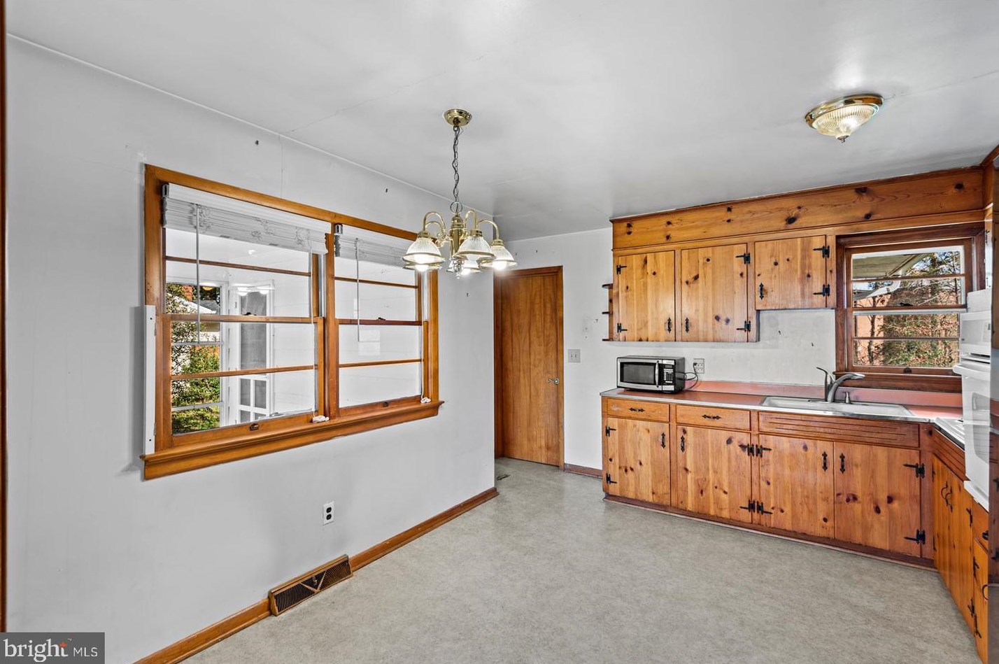 12401 Greengate Rd, Fredericksburg, VA 22407-4942
