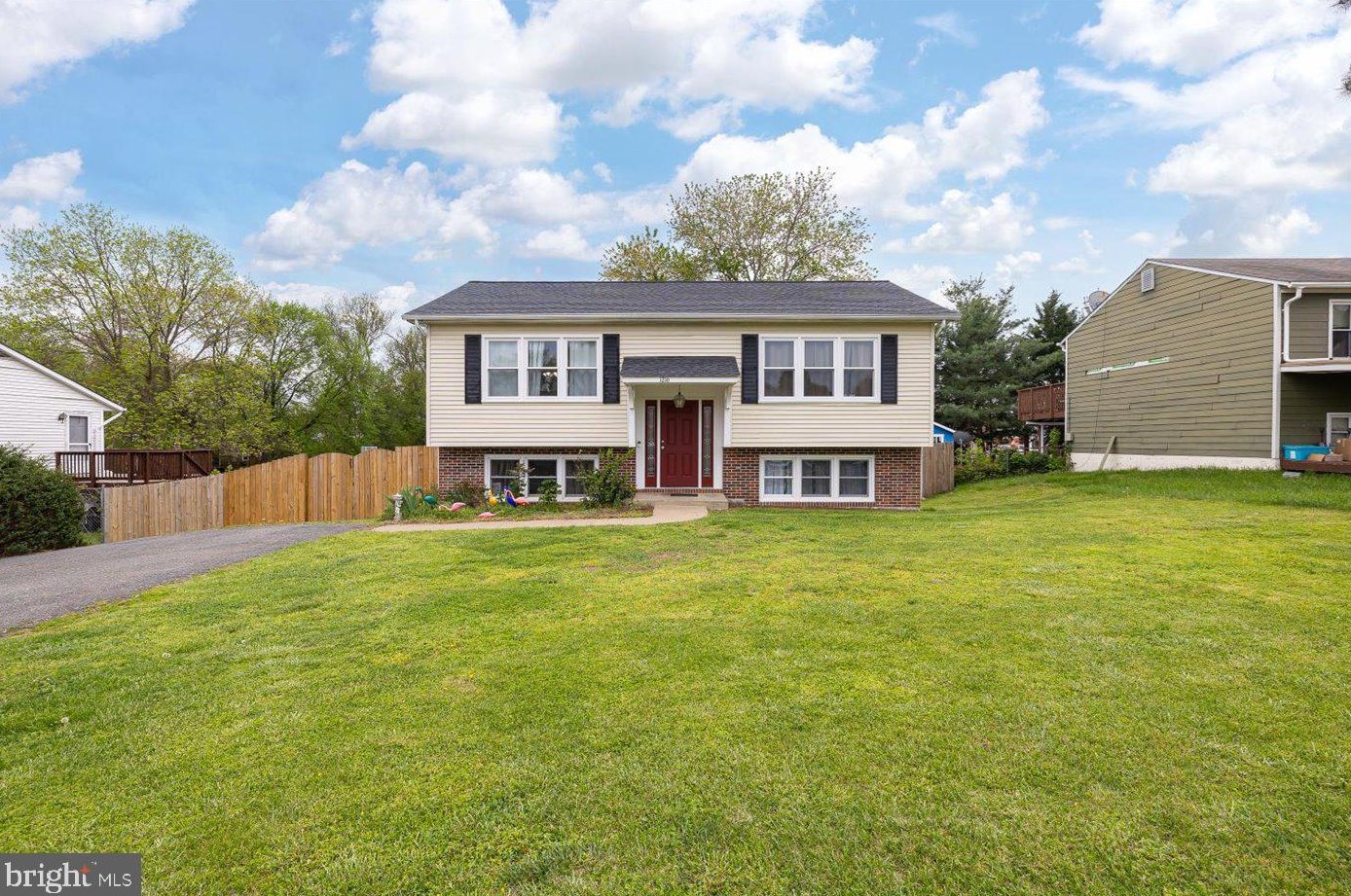 1216 Dewberry Dr, Fredericksburg, VA 22407