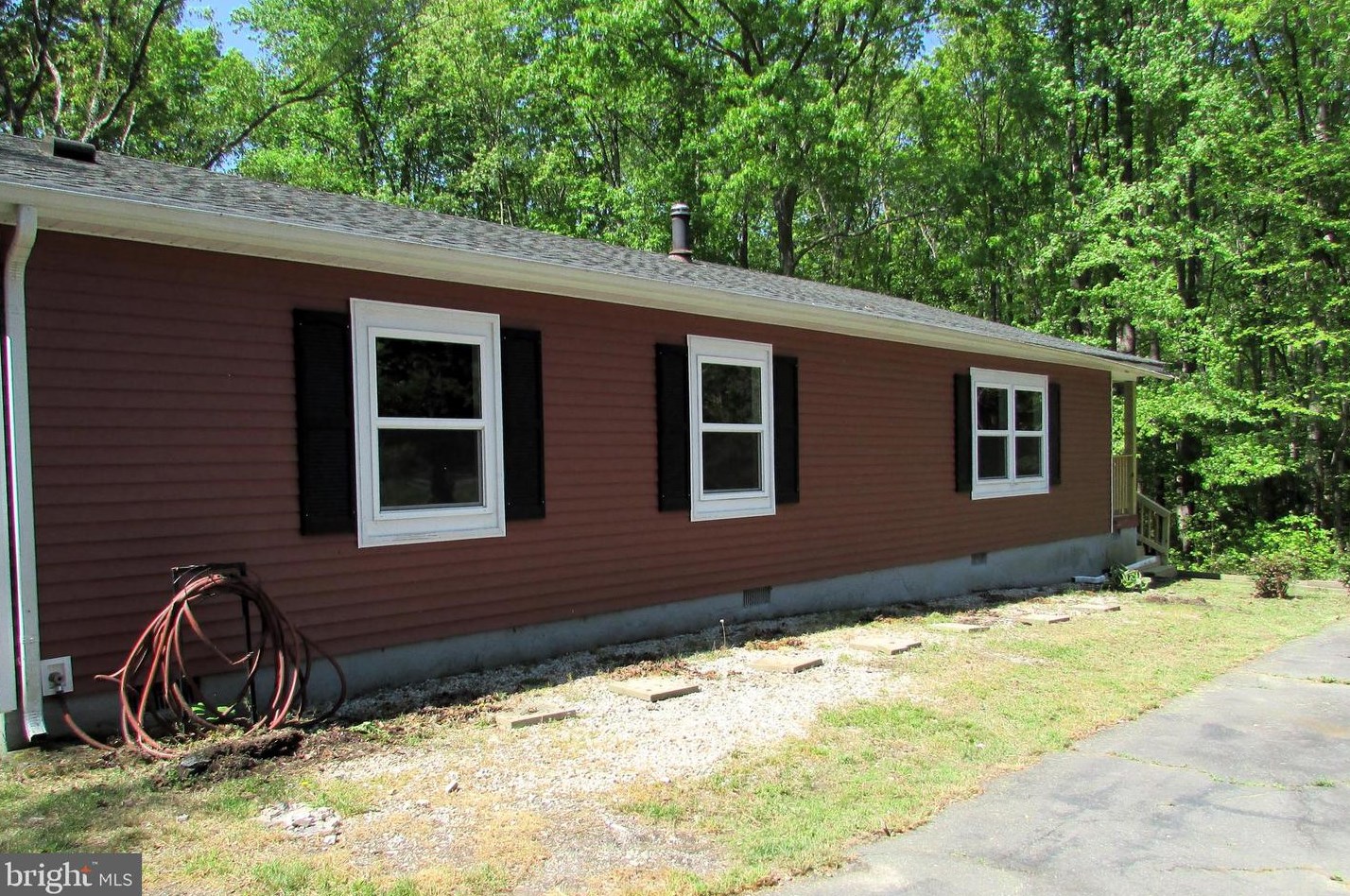 10120 Edenton Rd, Partlow, VA 22534-9637