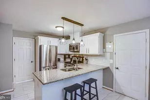 11709 Woodland View Dr, Fredericksburg, VA 22407 - Photo 2