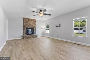 2411 Walthall Ct, Fredericksburg, VA 22408 - Photo 14