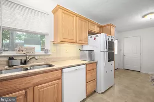 6317 Plantation Forest Dr, Spotsylvania, VA 22553 - Photo 8