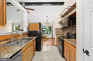 7404 Drew Ln, Fredericksburg, VA 22407 - Photo 10