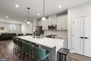 9342 Tanfield Dr, Fredericksburg, VA 22408 - Photo 6