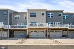 9342 Tanfield Dr, Fredericksburg, VA 22408 - Photo 4