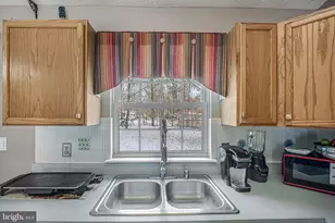 12502 Warren Ln, Spotsylvania, VA 22551 - Photo 10