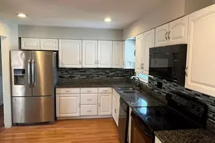 10310 Meadowview Dr, Fredericksburg, VA 22408 - Photo 6