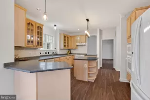 13031 Dahlia Ln, Fredericksburg, VA 22407 - Photo 10