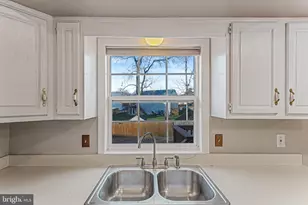 804 Shamrock Dr, Fredericksburg, VA 22407 - Photo 14