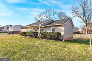 804 Shamrock Dr, Fredericksburg, VA 22407 - Photo 2