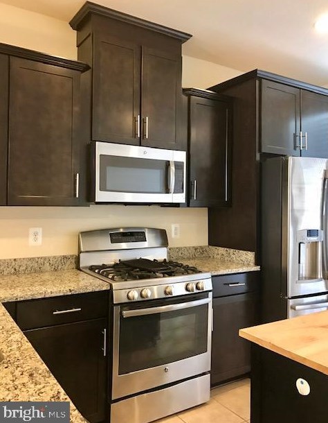 201 Shamrock Dr, Stafford VA  22556-4657 exterior