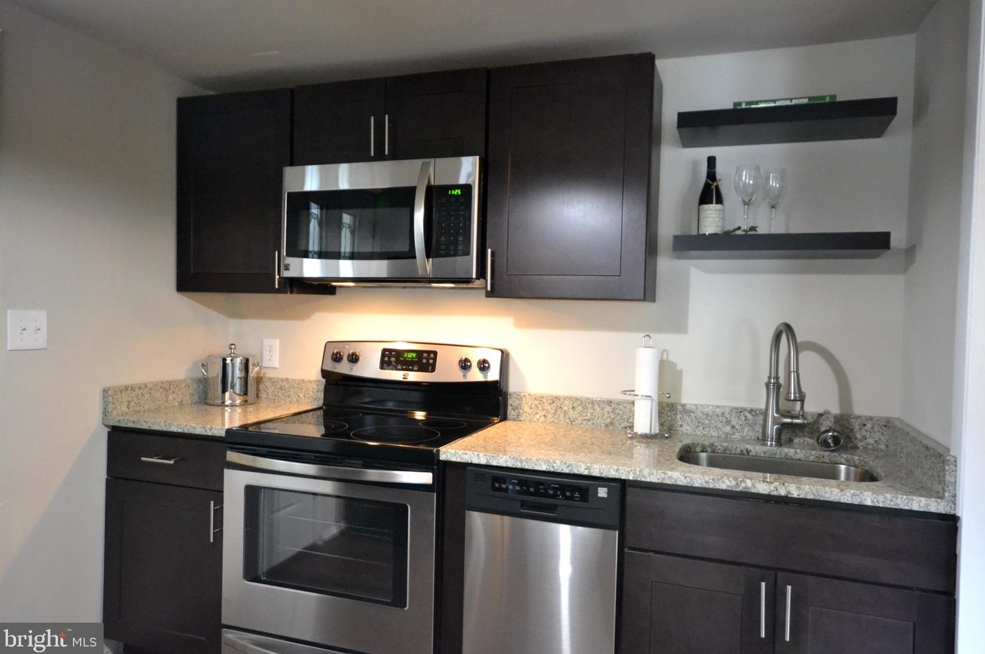 22 Sunnyside Dr #101, Stafford, VA 22554