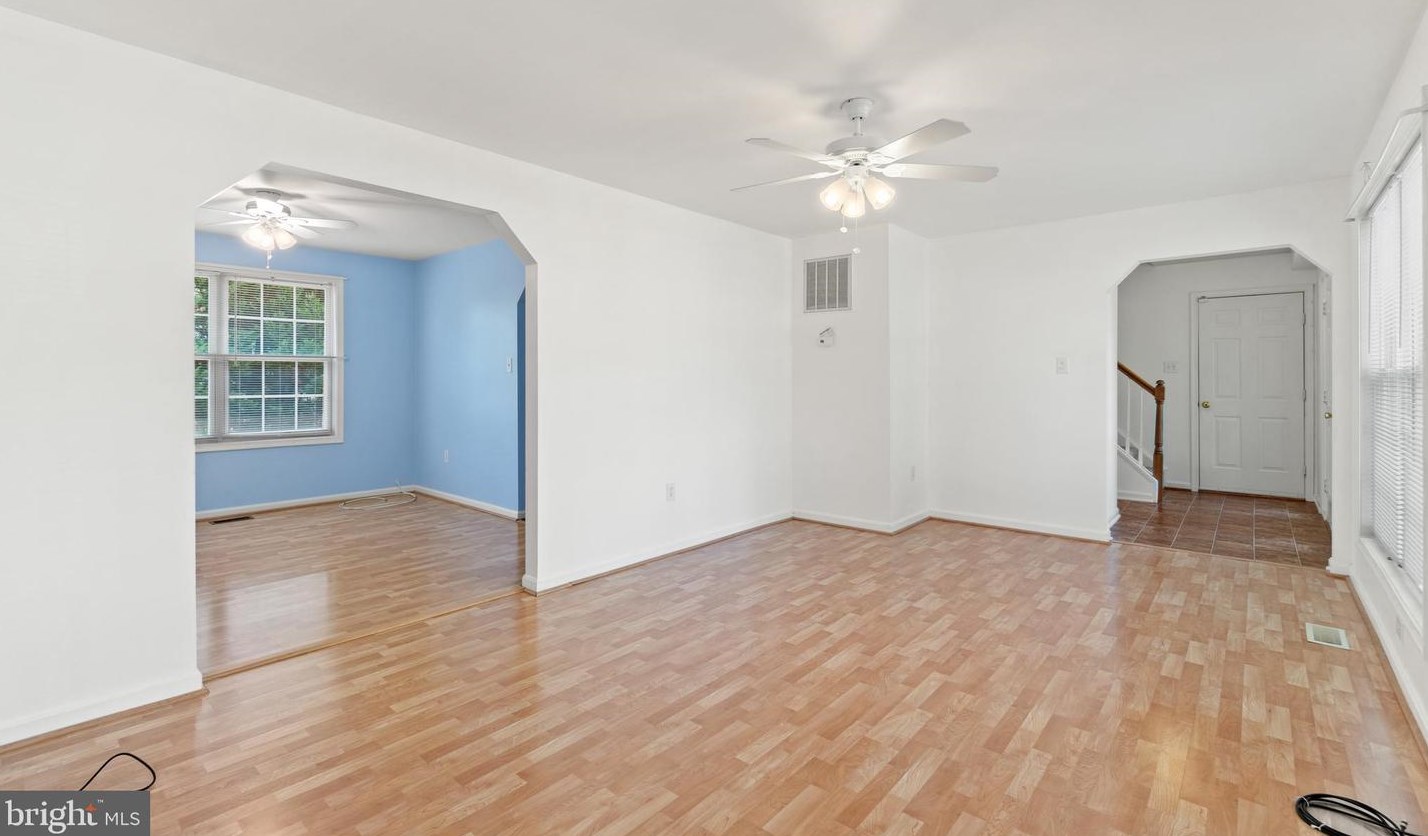 28 Fulton Dr, Stafford, VA 22554-7827