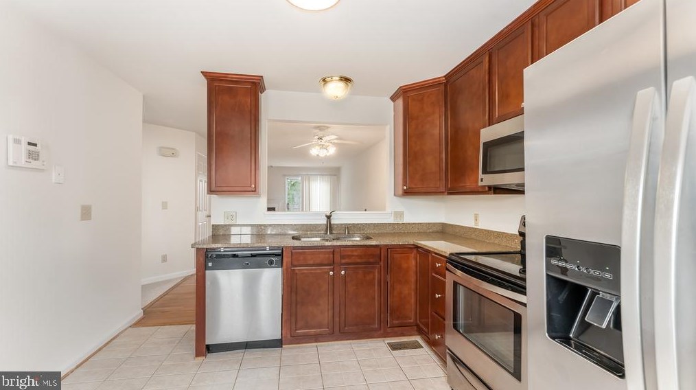 208 Hatchers Run Ct, Stafford, VA 22554-8403