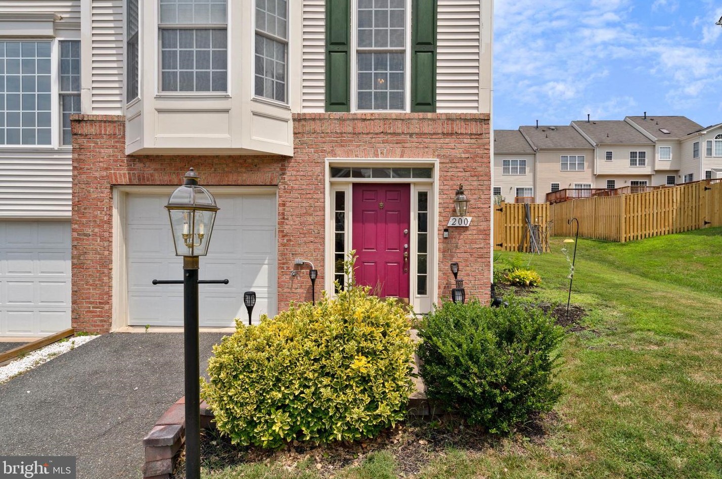 200 Cork St, Stafford, VA 22554-9432