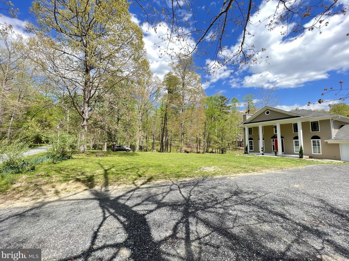 83 Whispering Oaks Ln, Fredericksburg, VA 22406