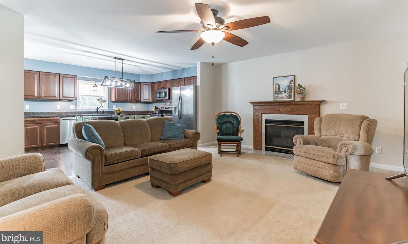 12 Live Oak Ln, Stafford, VA 22554-7916