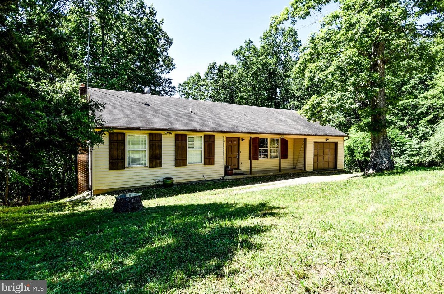 226 Aquia Bay Ave, Stafford, VA 22554-5327