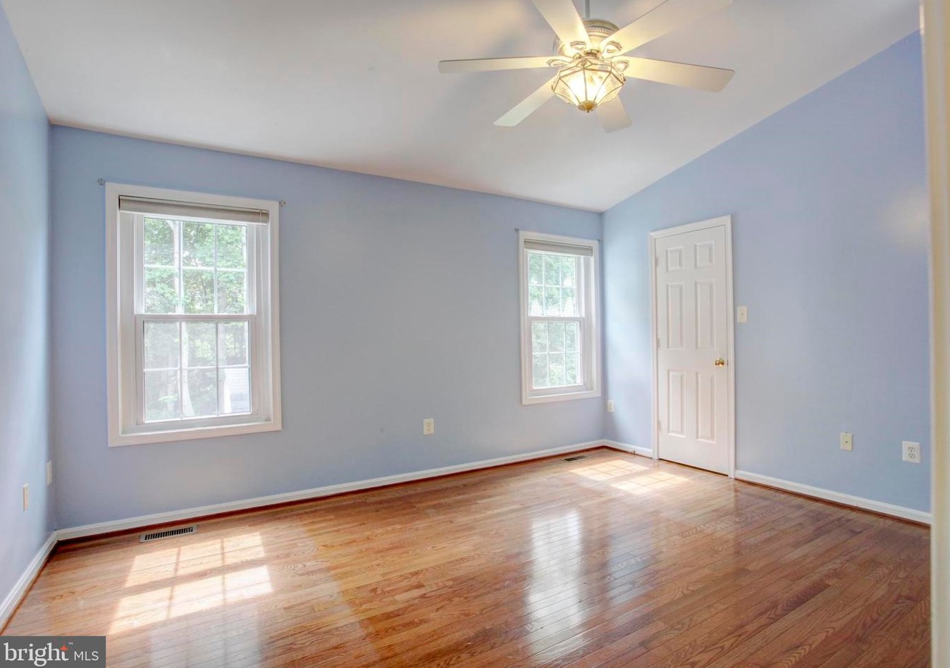 14 Lakeside Dr, Stafford VA 22554-7868 exterior