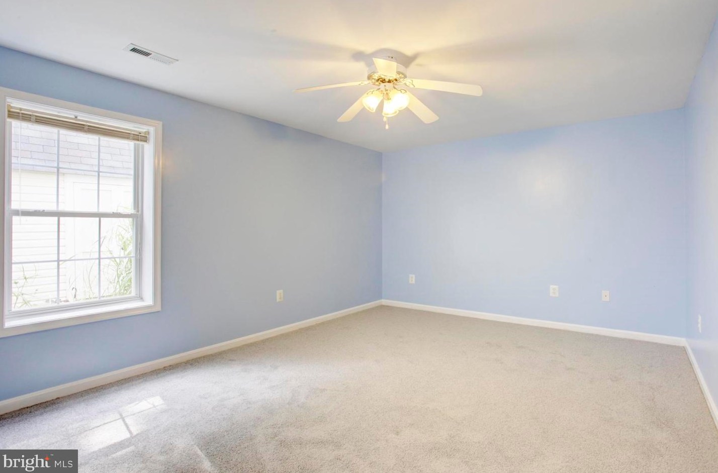 14 Lakeside Dr, Stafford VA 22554-7868 exterior