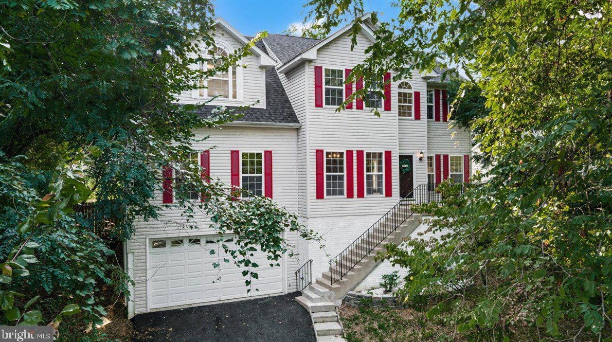 3 Joyce St, Stafford, VA 22556-3738