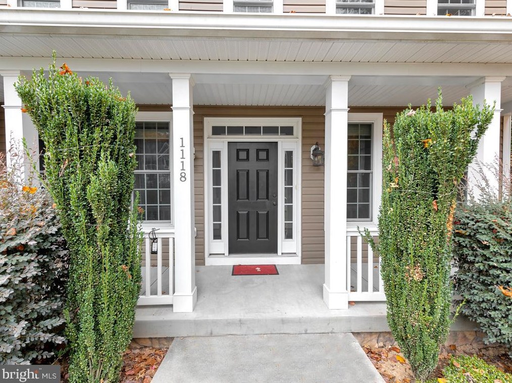 1118 Aquia Dr, Stafford, VA 22554-1939