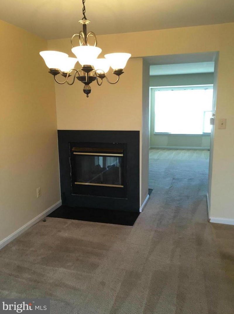 405 Backridge Ct, Fredericksburg, VA 22406