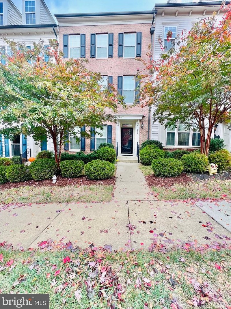 212 Almond Dr, Stafford VA  22554-2530 exterior