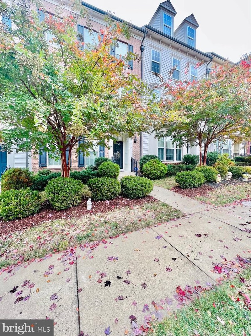 212 Almond Dr, Stafford VA  22554-2530 exterior