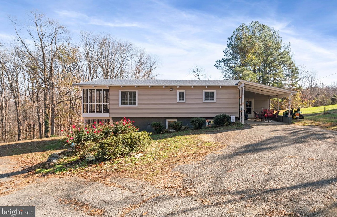 286 Salvington Rd, Fredericksburg, VA 22405