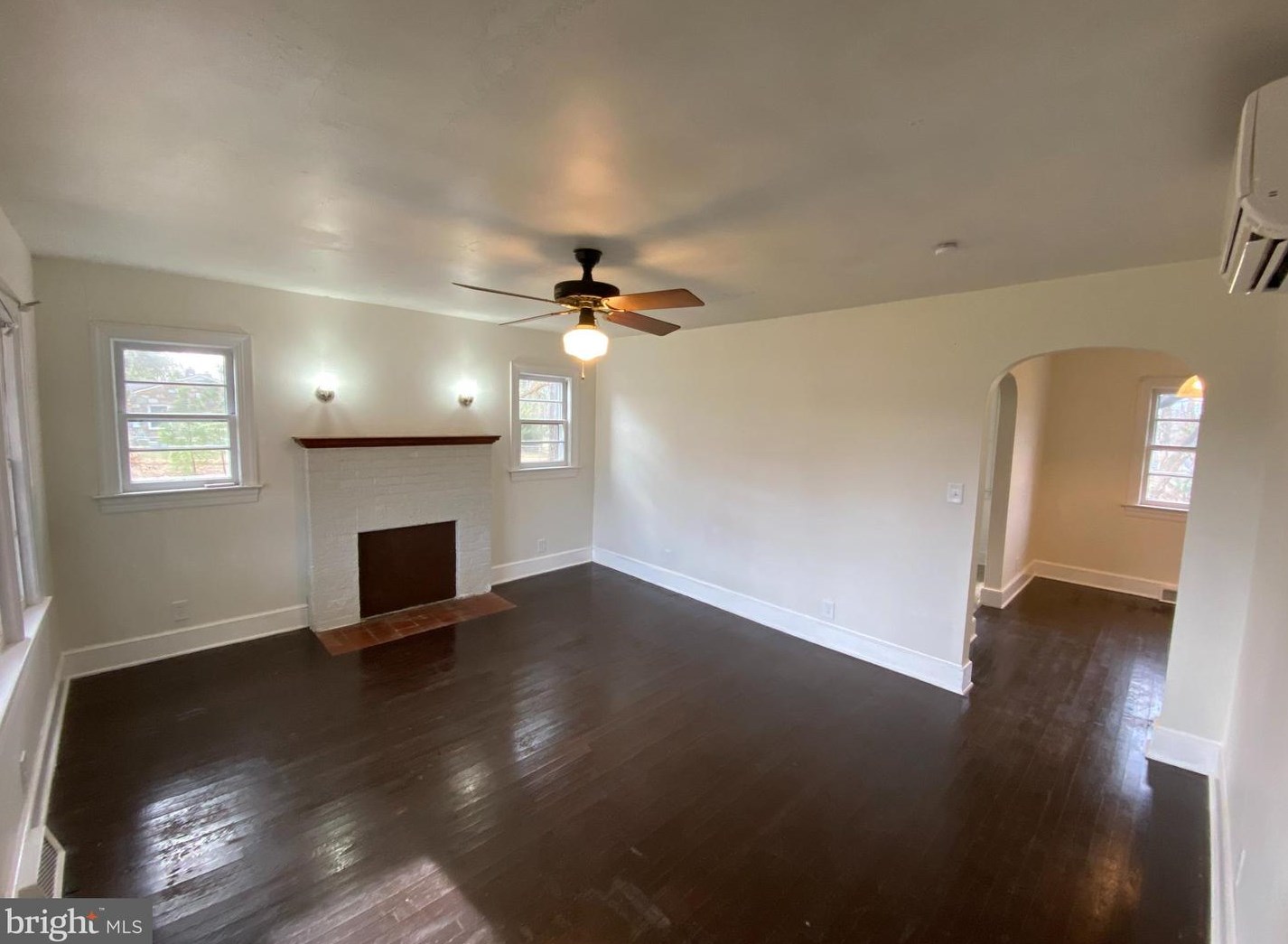 595 Truslow Rd, Fredericksburg, VA 22406