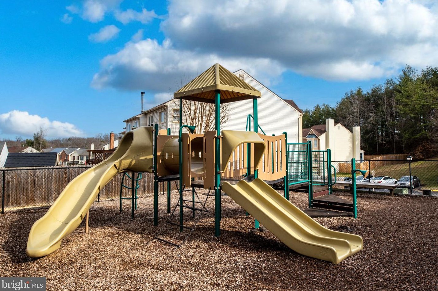 401 Fair Oaks Ave, Stafford VA  22554-5097 exterior