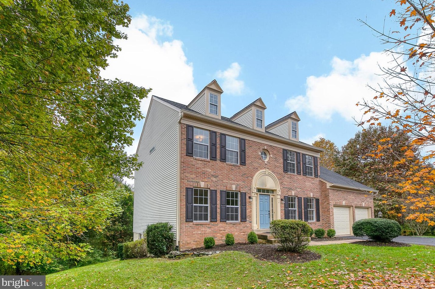 14 Monarch Ct, Stafford VA  22554-8801 exterior