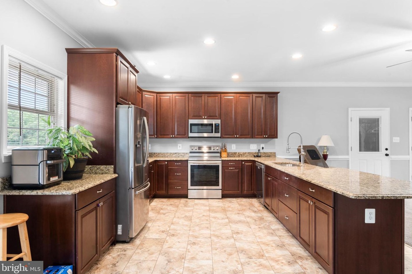 2276 Mountain View Rd, Stafford, VA 22556