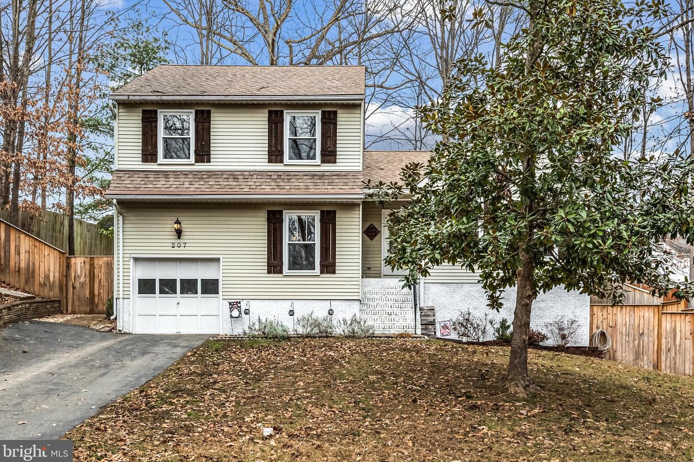 207 Coldspring Dr, Stafford, VA 22554-1714