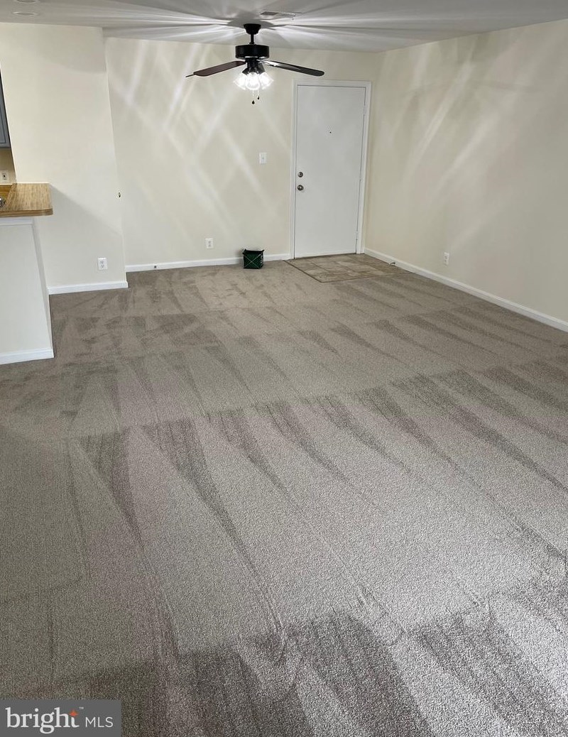 200 Grosvenor Ln #102, Stafford, VA 22556