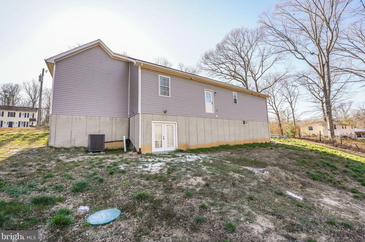 24 Perkins Ln, Stafford VA  22554-5337 exterior